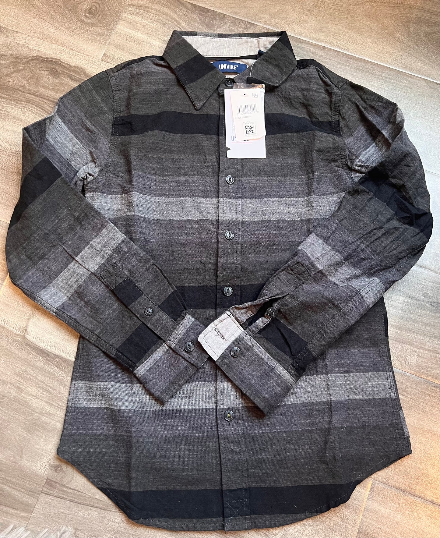 Youth Boy 8 - Button Up NWT