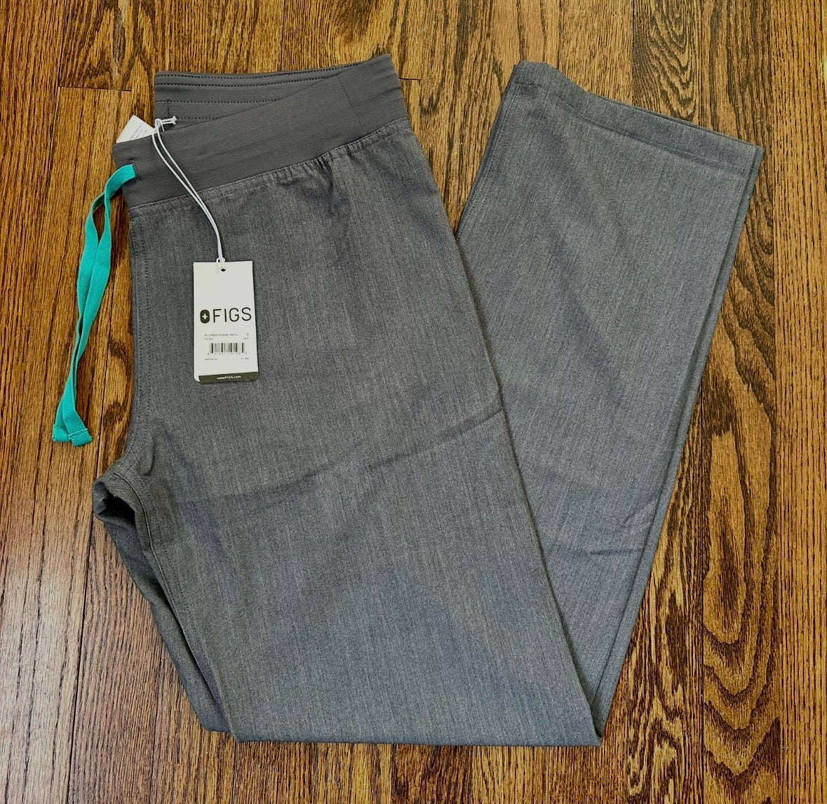 #113	NWT Women's Figs Graphite Livingston Figs Pants, size S