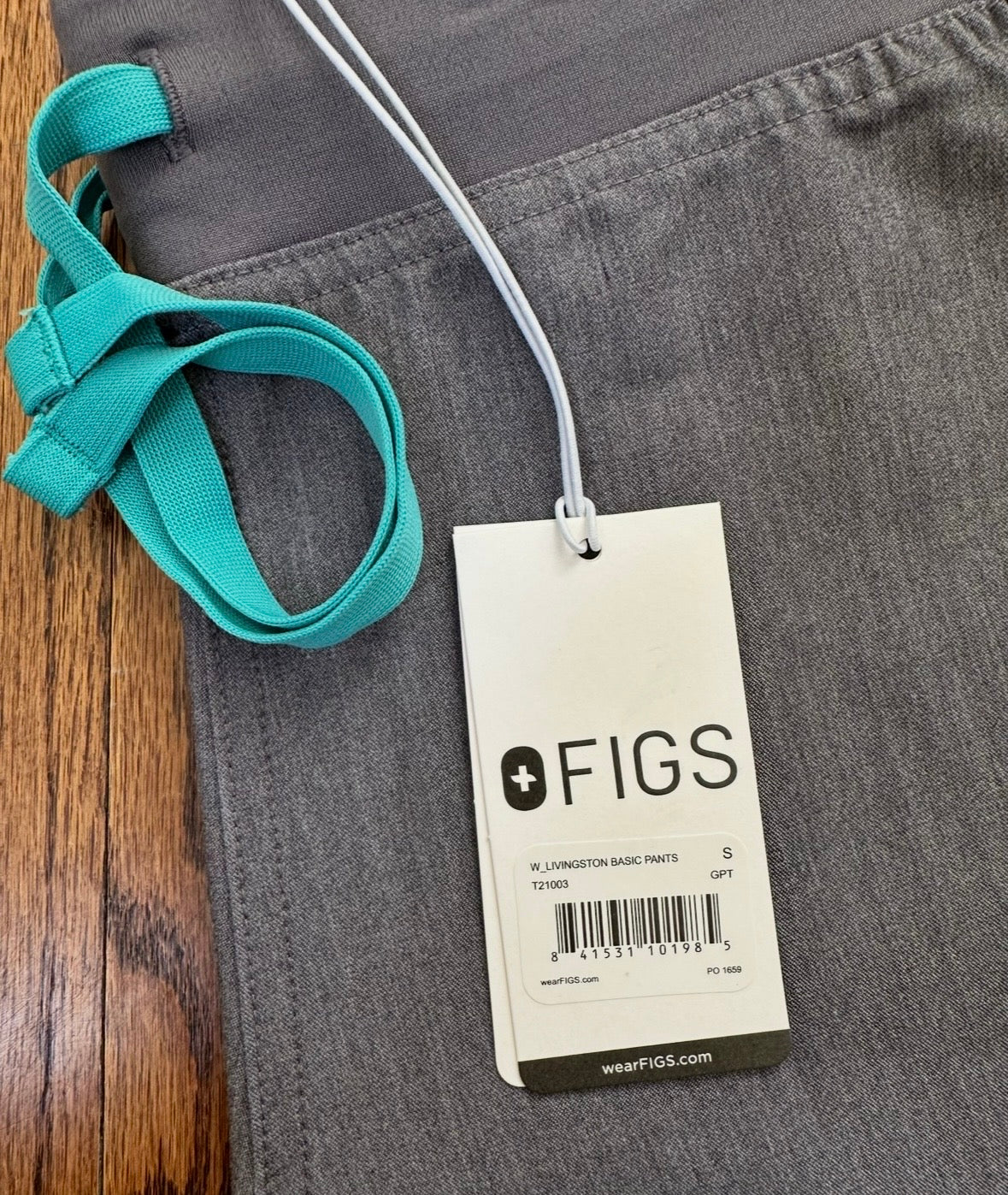 #113	NWT Women's Figs Graphite Livingston Figs Pants, size S