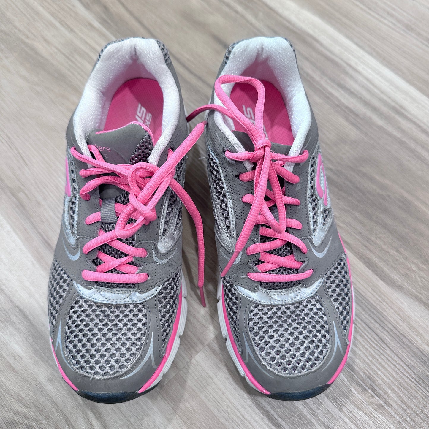 Seller 147 | Girls 6.5 Y sketcher sport sneakers