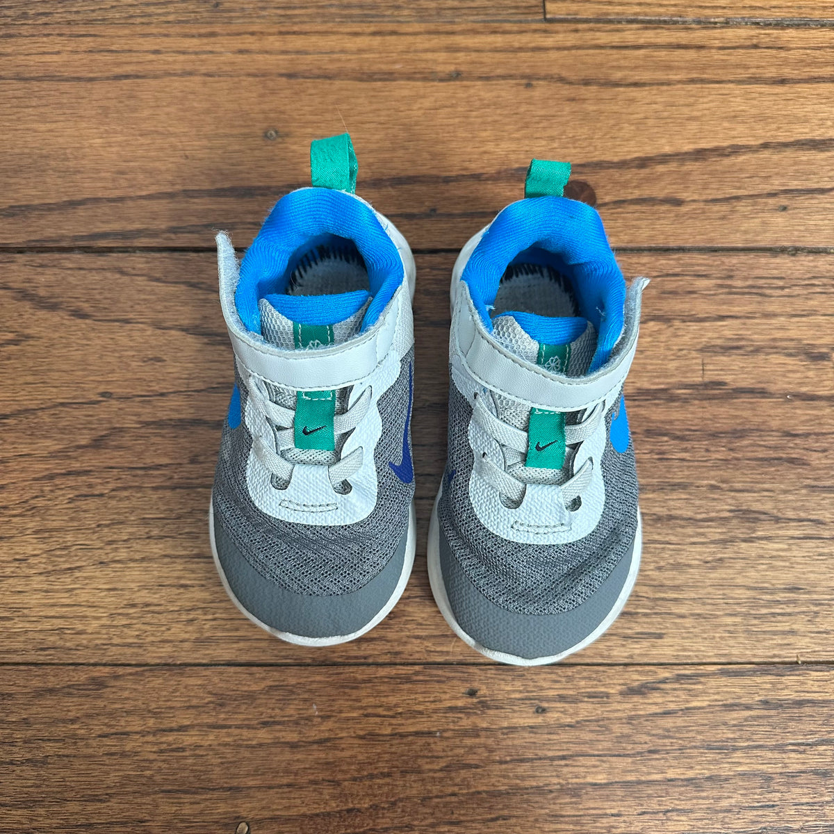 #113	GUC Boys Nike Blue / Gray Running Shoes, size 6
