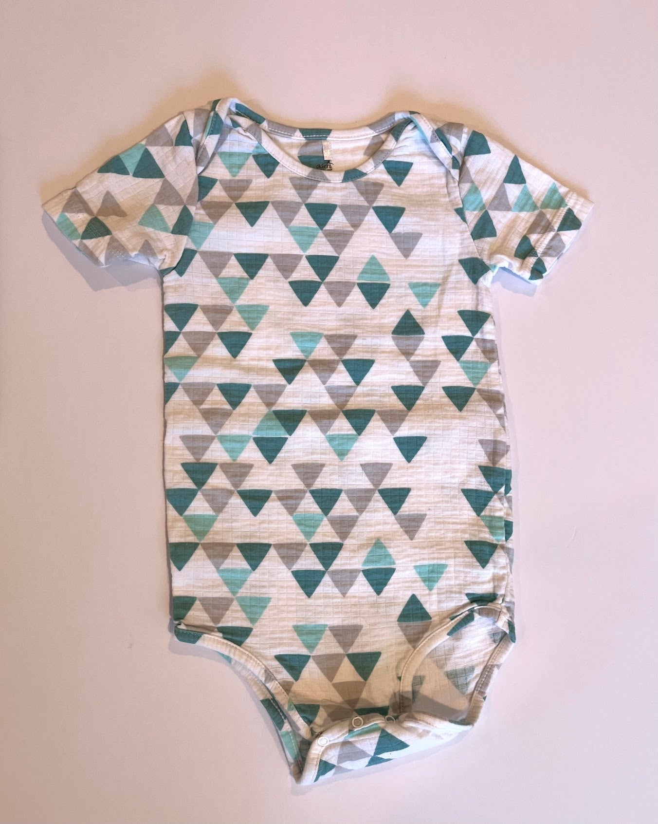 Seller #60 Aden + Anais Body Suit Bundle Boys Girls Gender Neutral Size 6-9 months