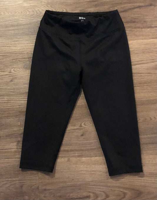 #137 DSG black capris leggings girls XS (6-7)