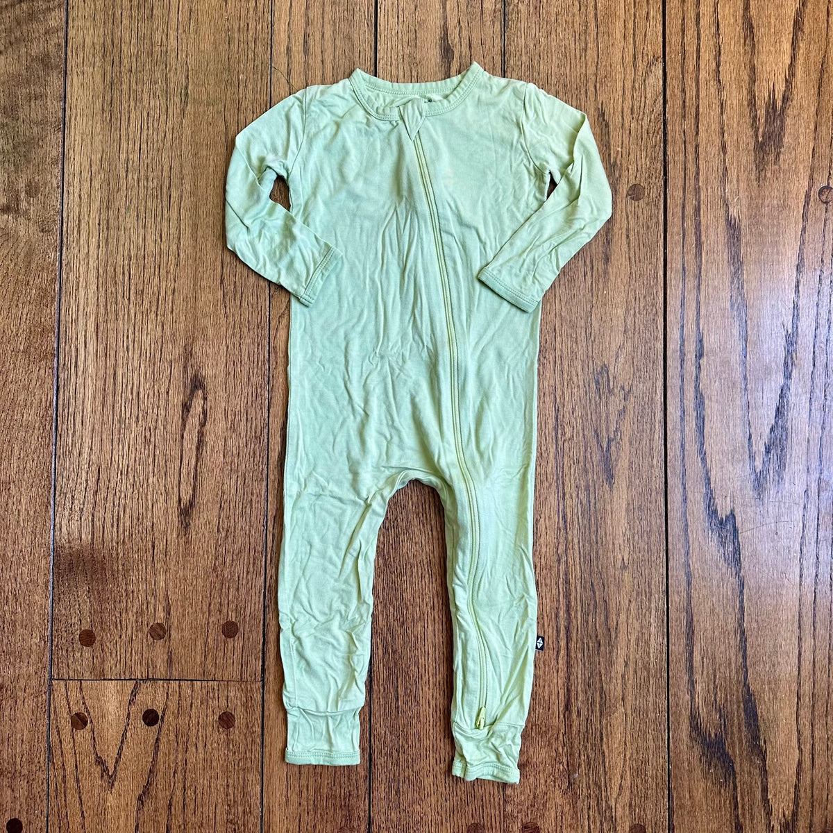 #113	EUC Boys Kyte Pistachio Romper, size 3T REDUCED