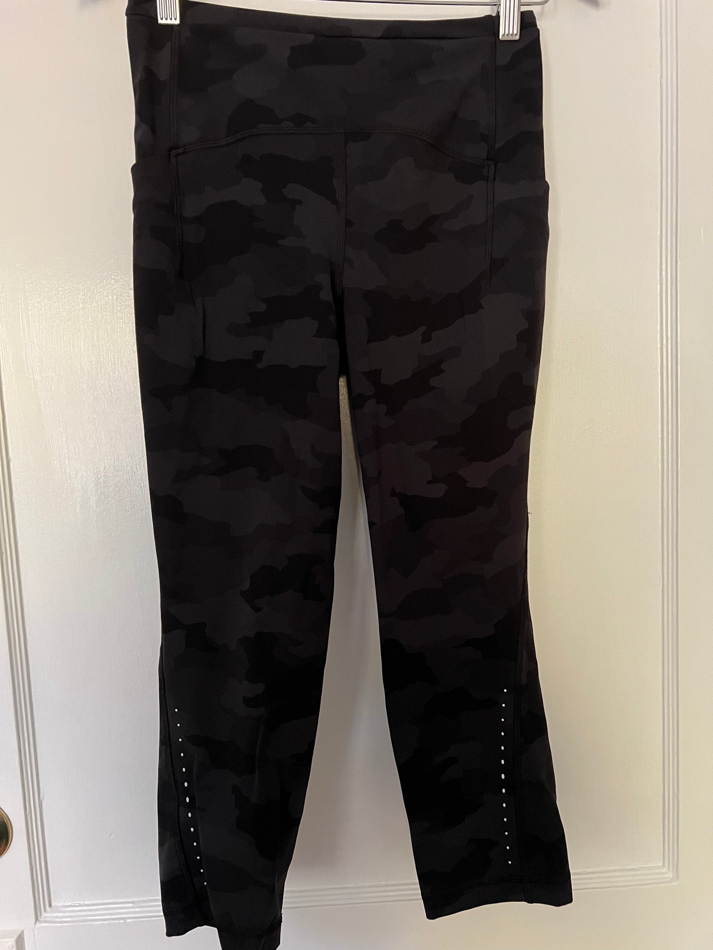 Lululemon Swift Speed High Rise Cropped Leggings 21" Camo Deep Coal Size 6 PPU 45208 or Spring Sale