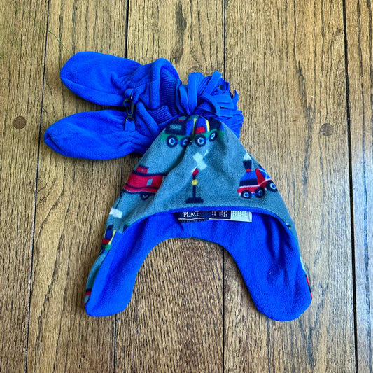 #113	NIB Boys Childrens Place Truck Fleece Hat and Gloves set, size XS (6-12 mos)