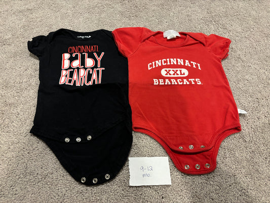 #138 - 9-12 Mo - VGUC 2 Pack UC Bearcats Onesies (Black/Red) - PU 45236