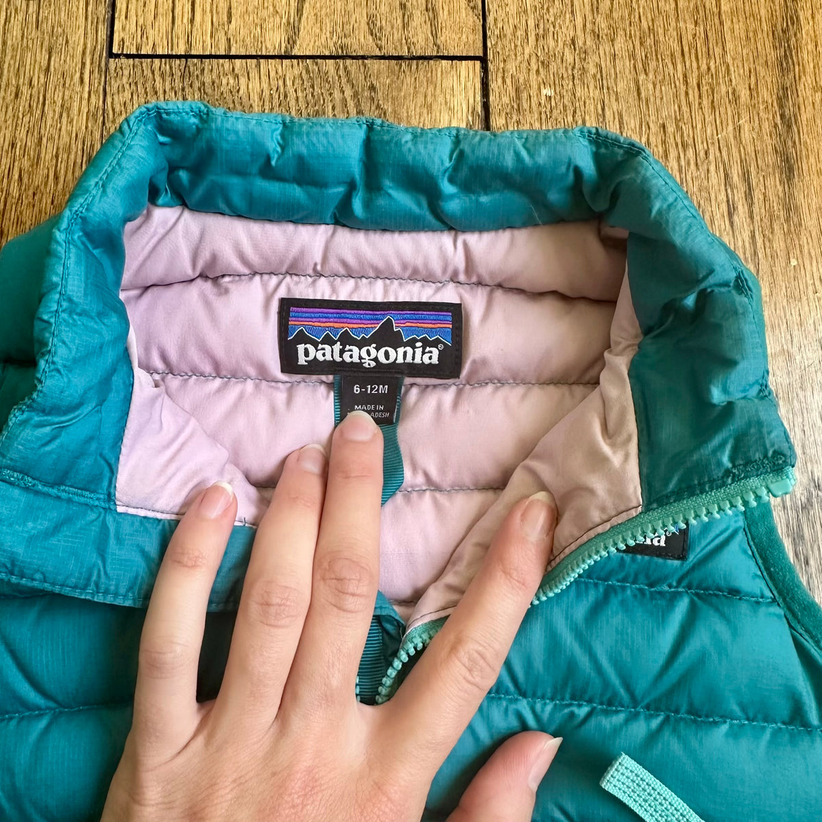 #113	GUC Boys Patagonia Teal Puffer vest, size 6-12 months