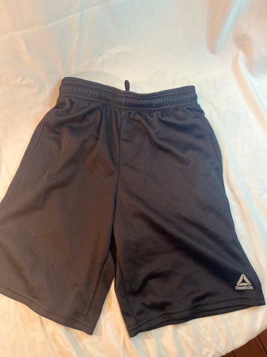 136 EUC Reebok athletic shorts 10/12