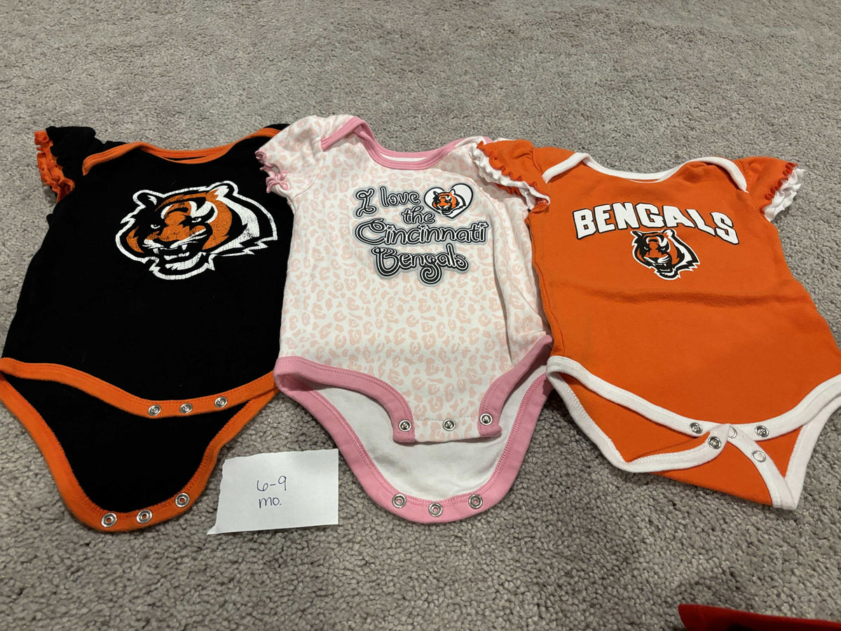 #138 - 6-9 Mo VGUC Bengals onesies (3)