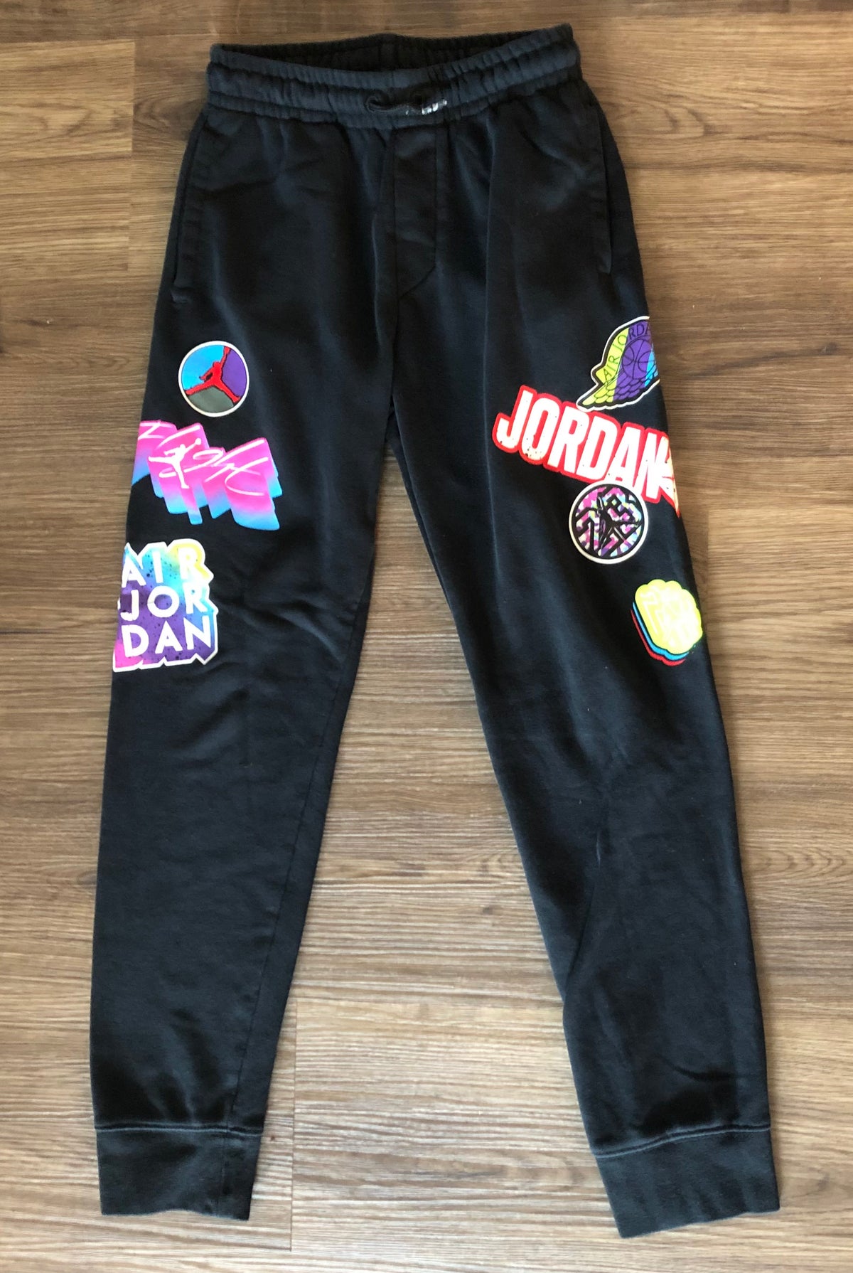 #137 Jordan sweatpants boys medium (10-12)
