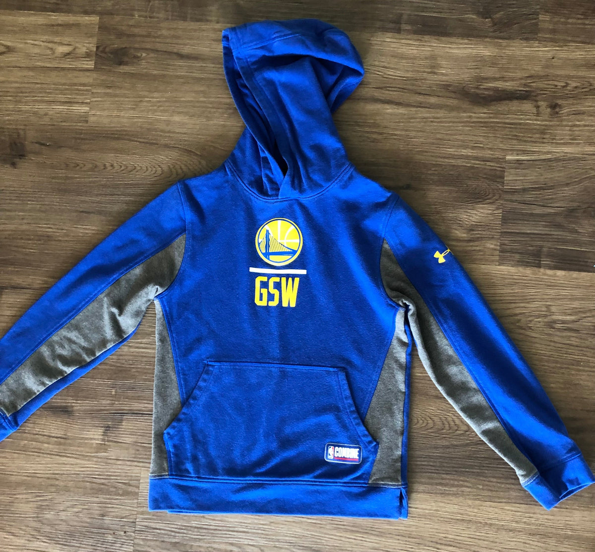 #137 Under Armour Golden State Warriors sweatshirt youth medium
