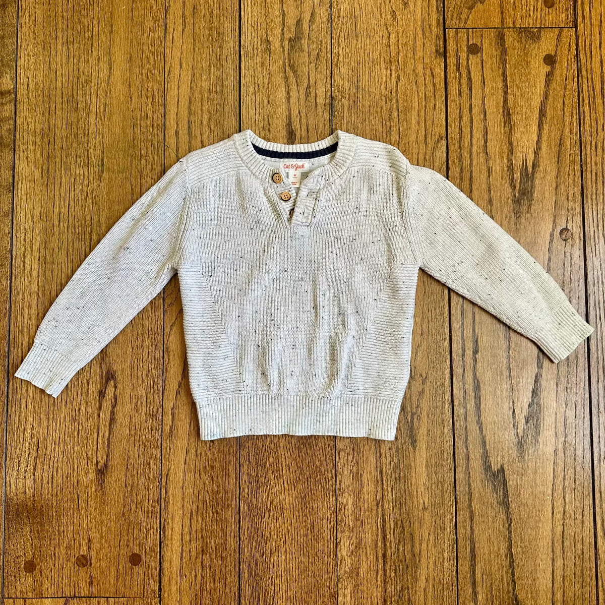 #113	EUC Boys Cat & Jack White Henley Sweater, size 3T