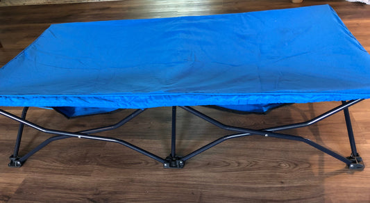 #137 Regalo portable todder bed/cot with sheet