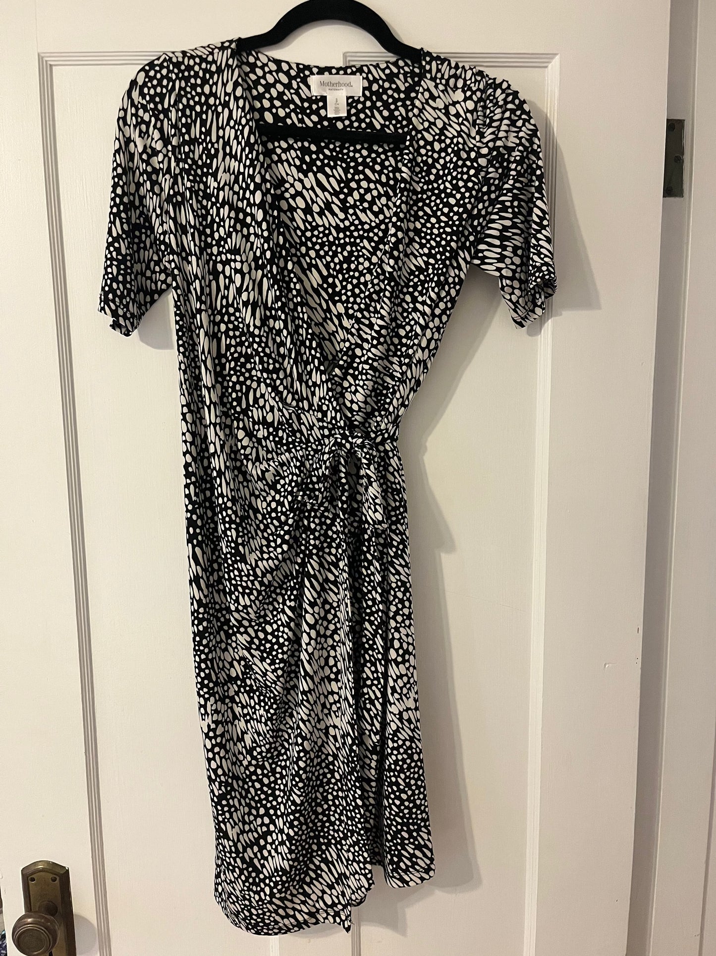 #109 Motherhood Maternity Wrap Dress- Size Small