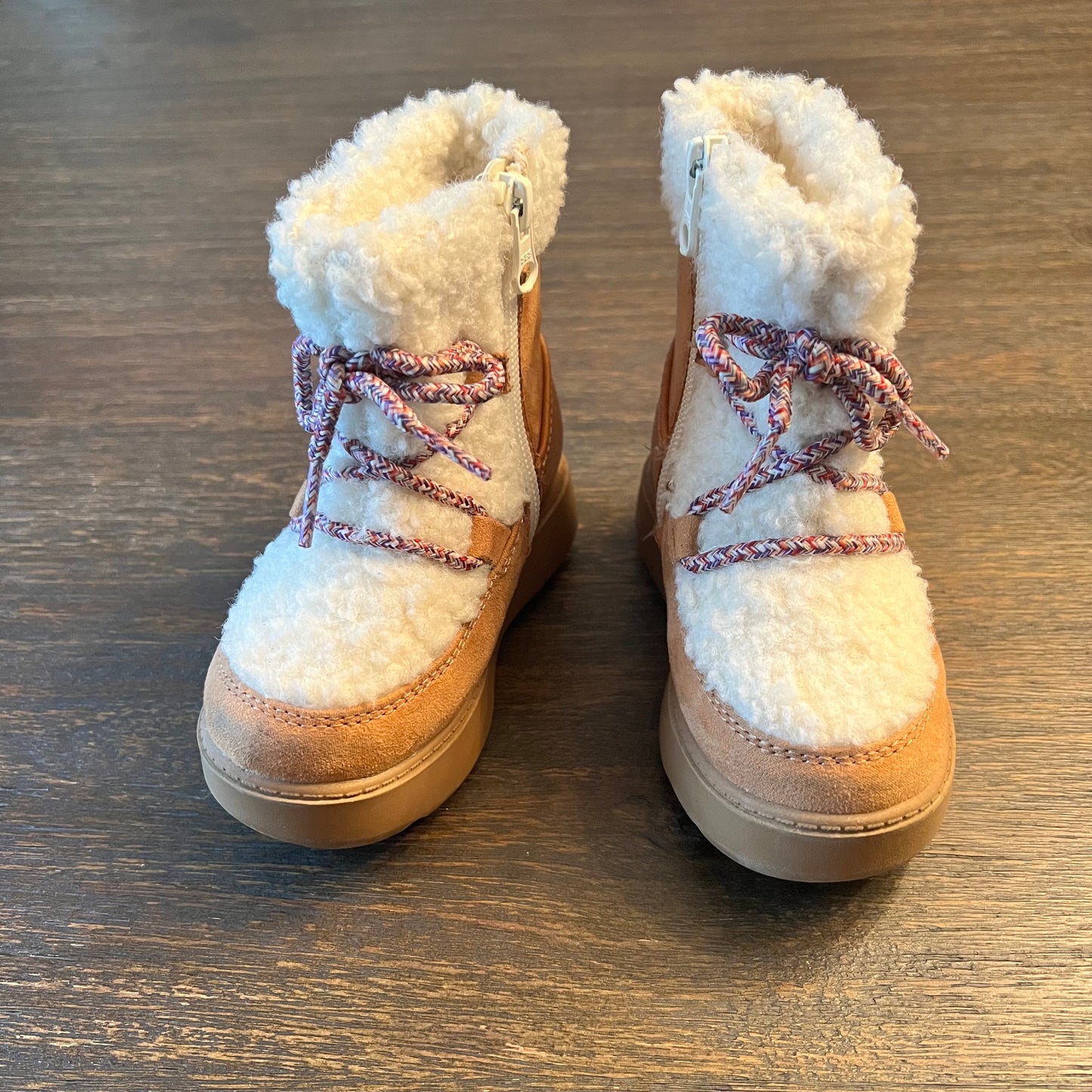 #5 Cat and Jack Platform Sherpa Boots, Arya Boots, Girls 6c