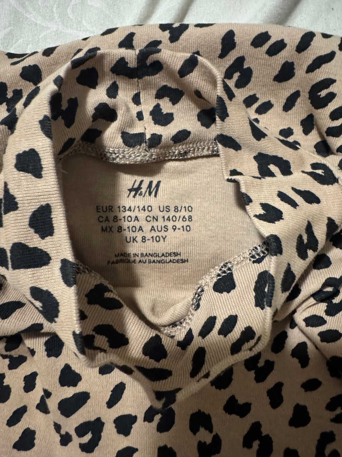 #55 girl H&M long sleeve top size 8