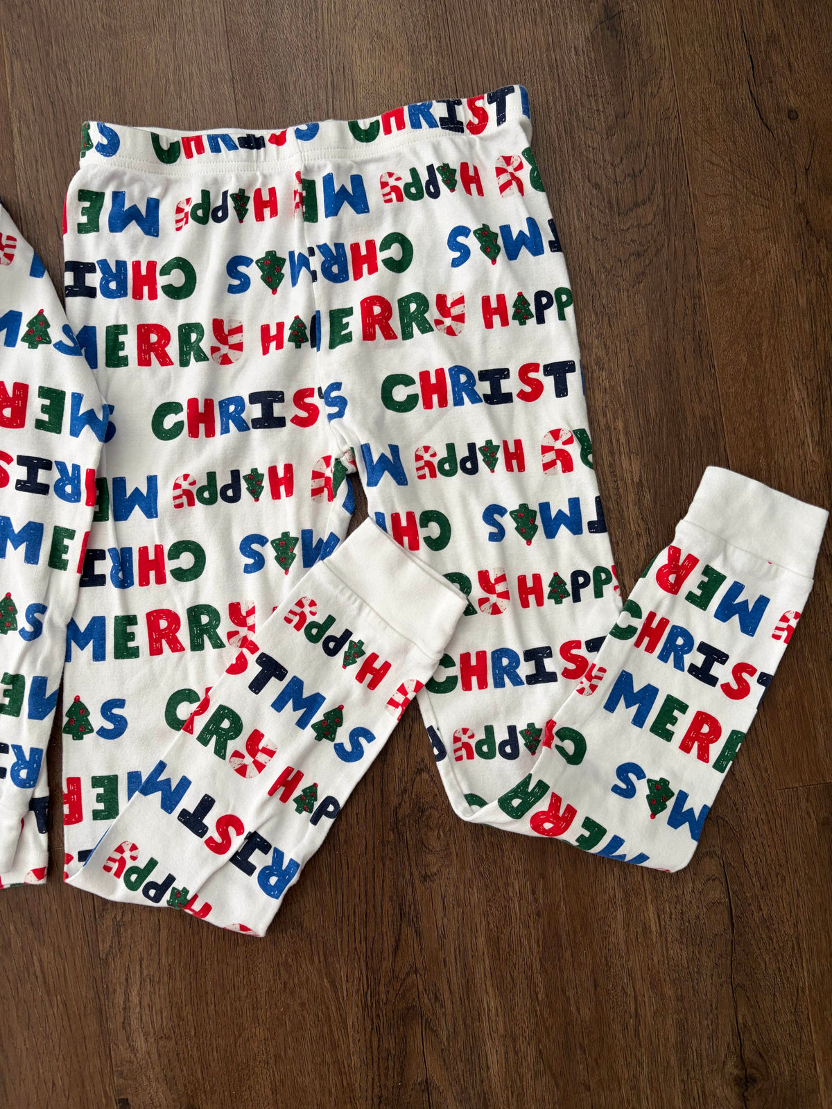 #126 EUC Carter's Merry Christmas Pajamas Gender Neutral 12