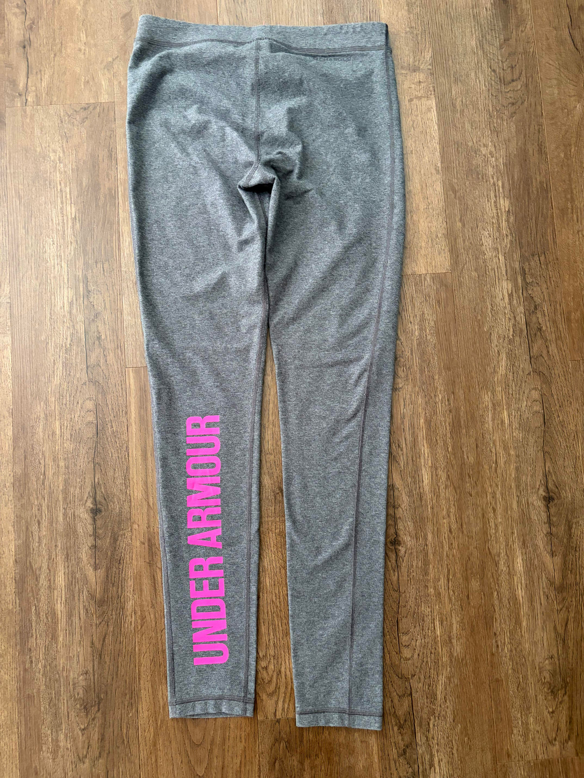 #126 Under Armour Heat Gear Gray Leggings Girls MD 10/12