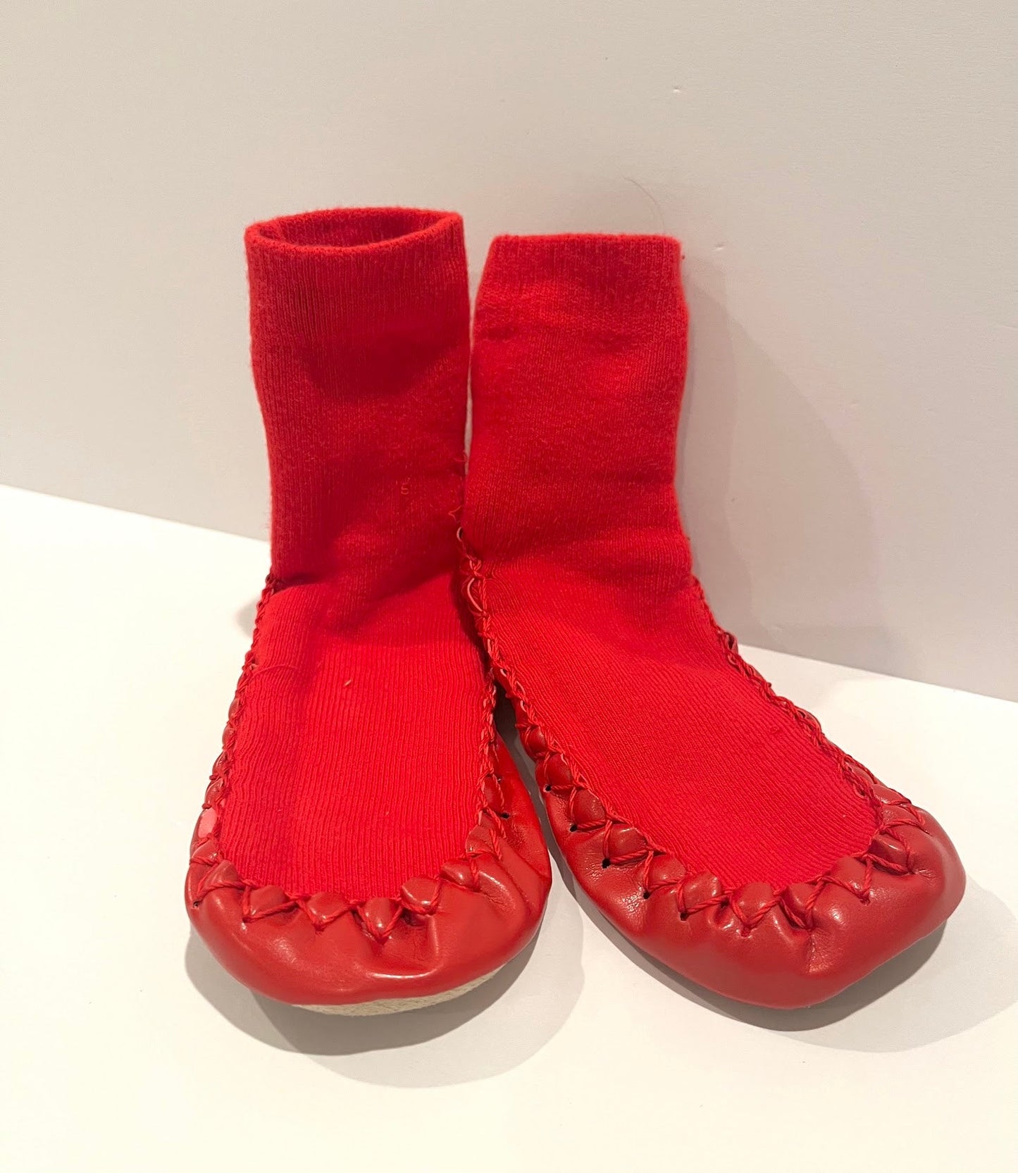Seller #60 Hanna Andersson Swedish slipper moccasins holiday red Girls Boys Gender neutral Size 10-12