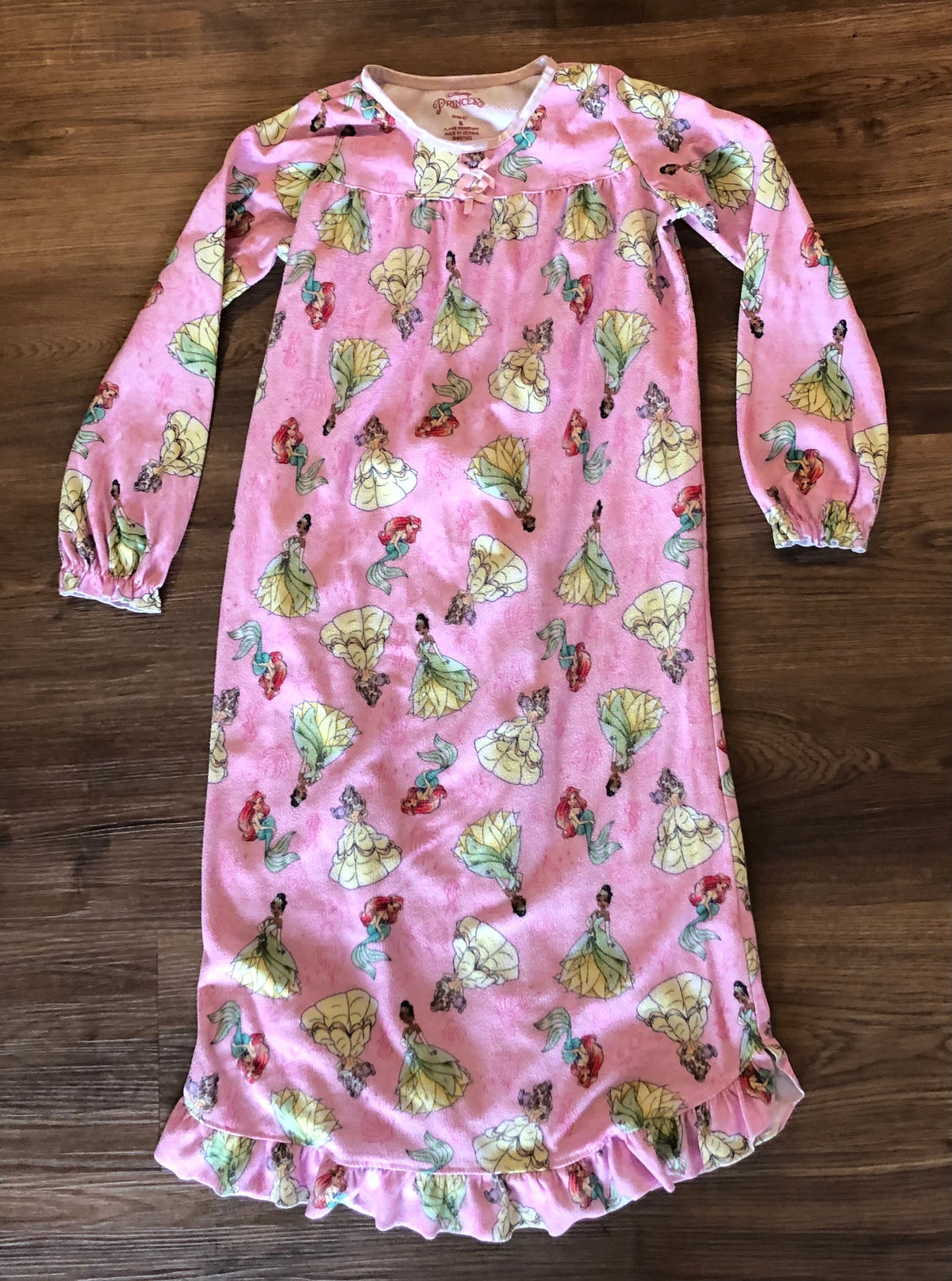#137 Disney princess girls nightgown size 8