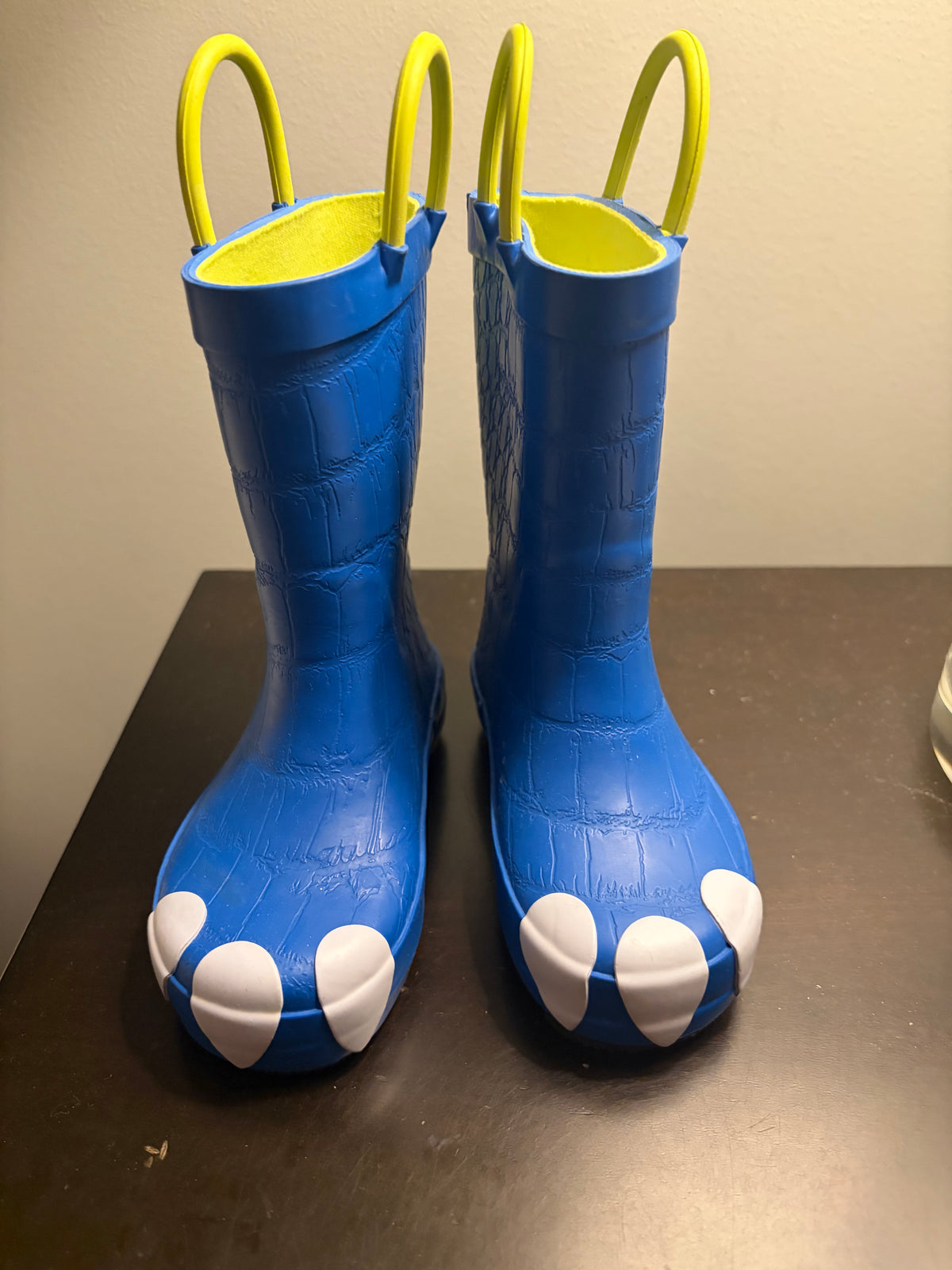 #30 Boys Cat and Jack Blue dino rainboots, size 6 NEW