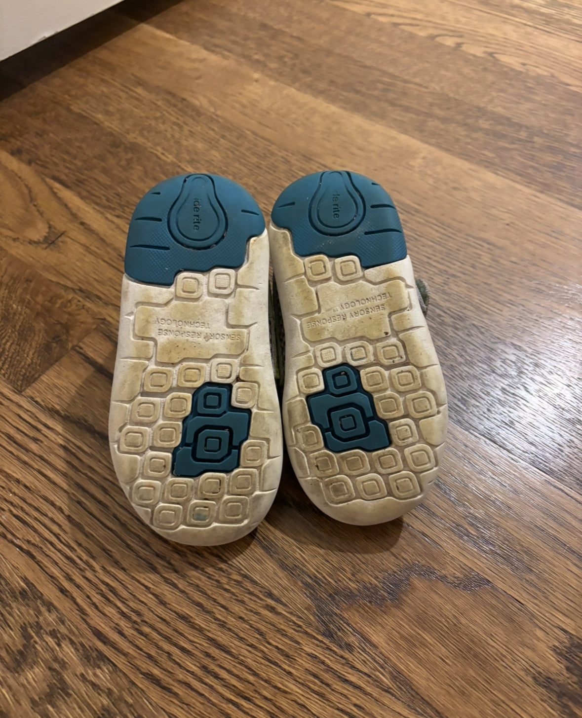 Seller #195 - Stride Rite Ian Athletic Sneaker Toddler Little Kid Size 6.5