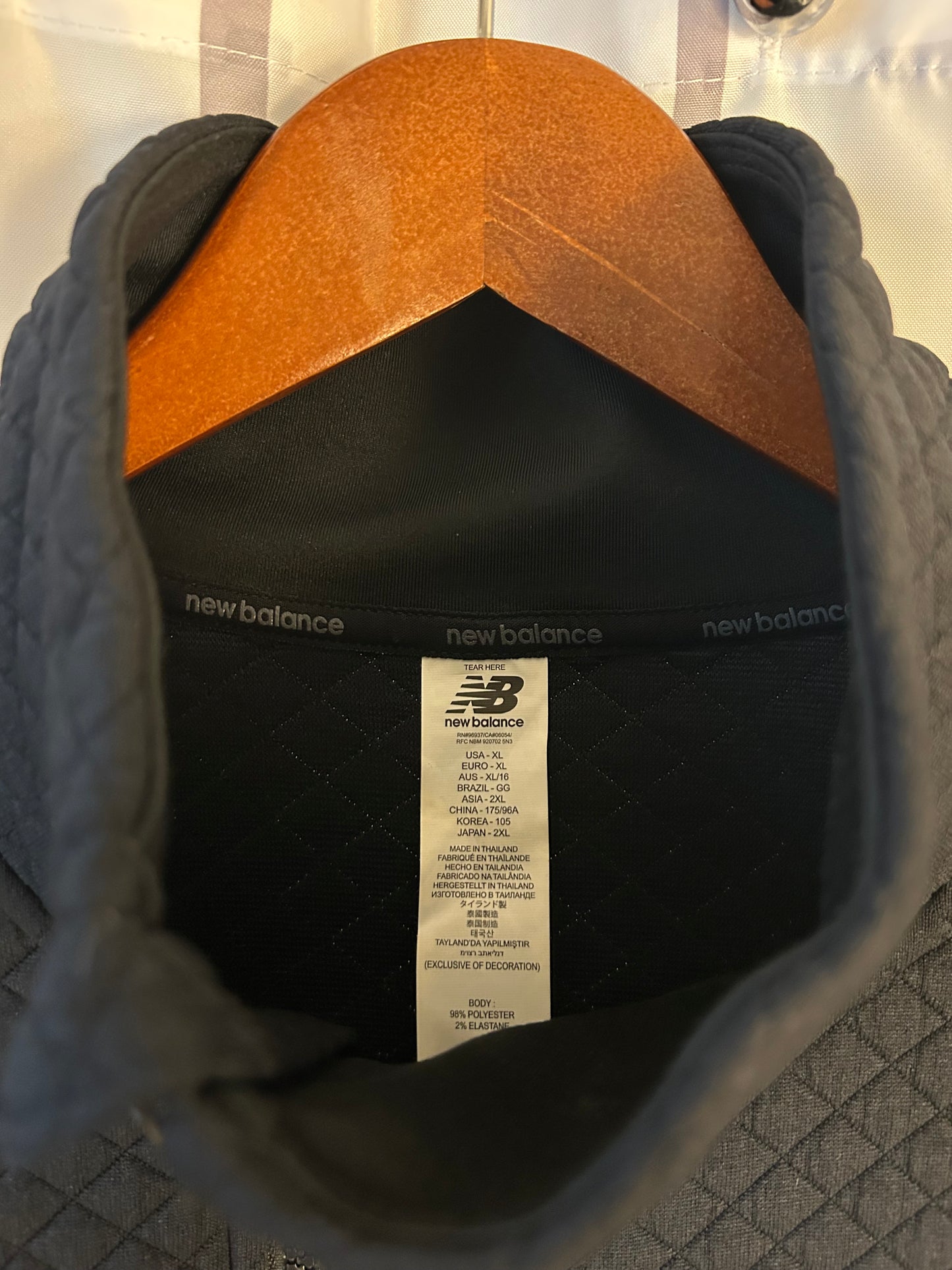 #7 New Balance Women’s Asymmetrical Black Zip Up XL