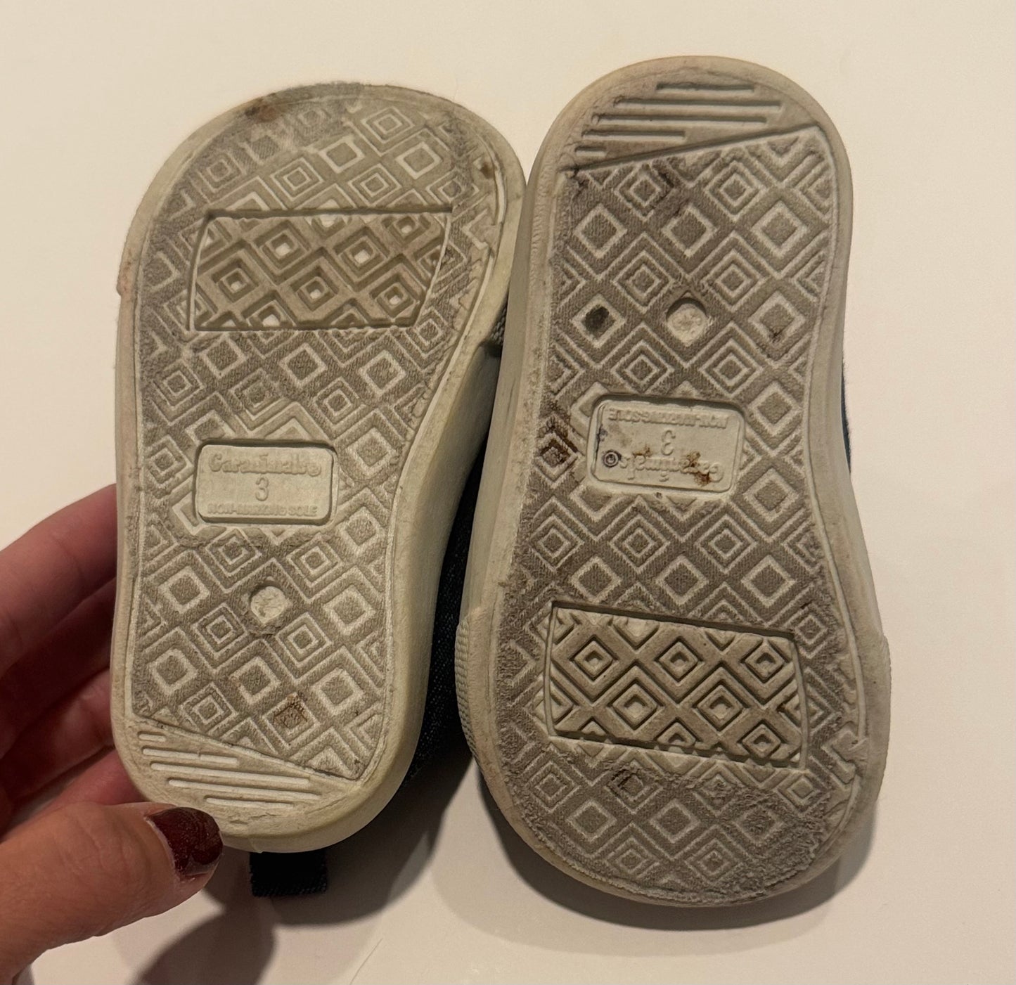 #187 Girls Size 3 Garanimals Sneakers