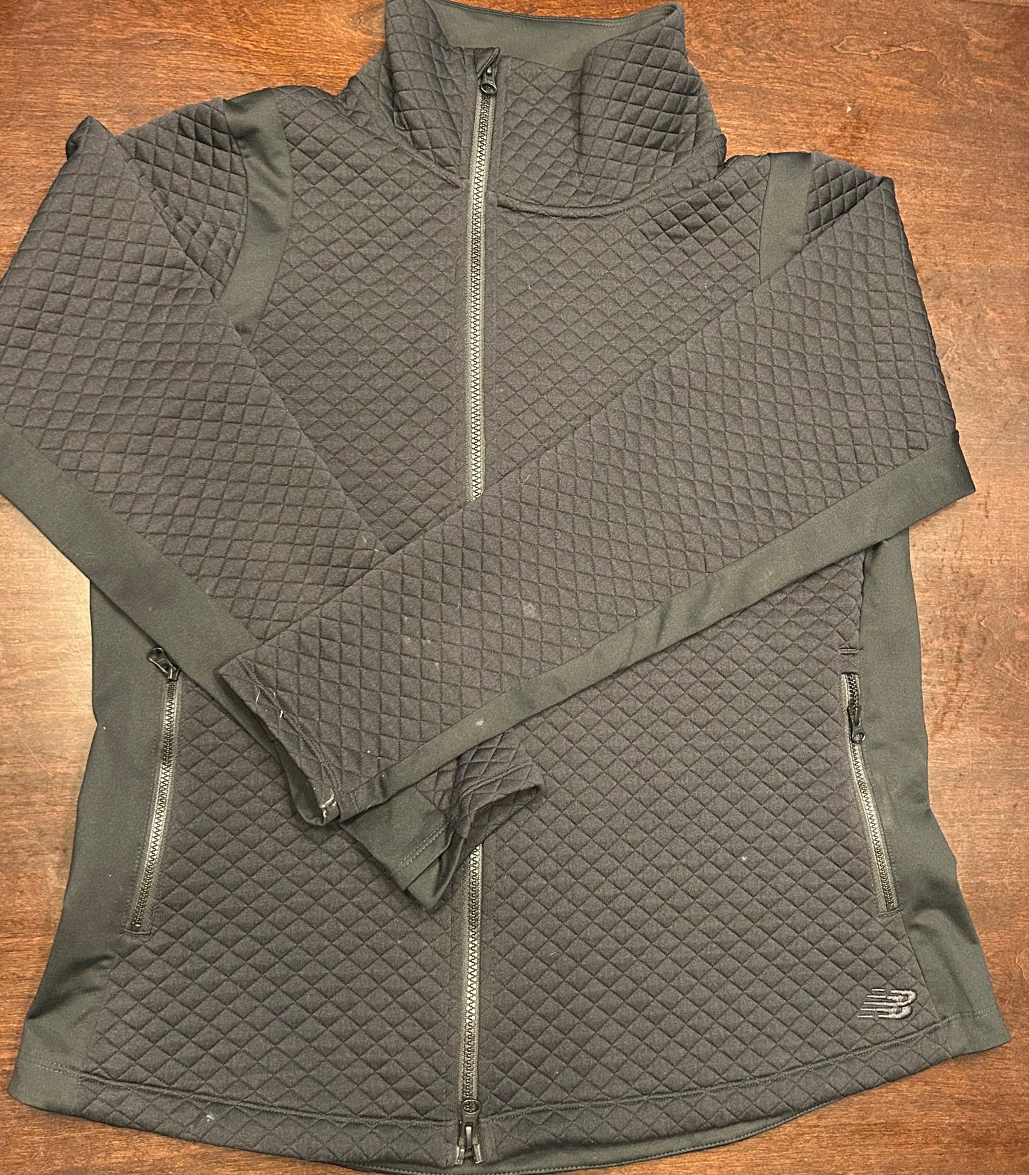 #7 New Balance Women’s Asymmetrical Black Zip Up XL