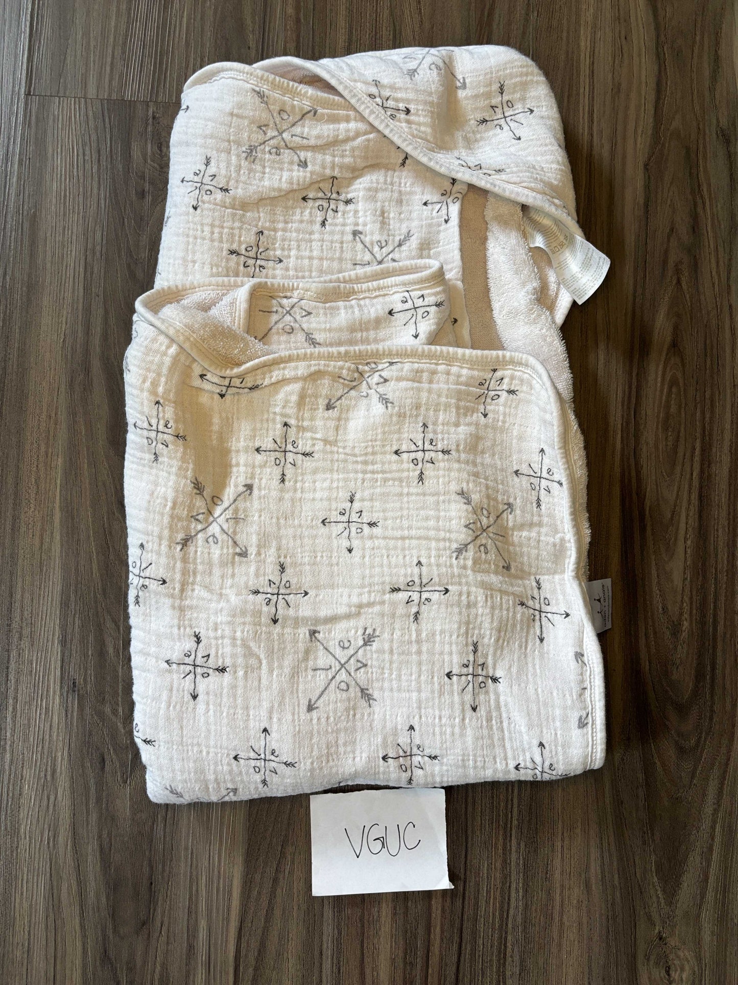 #138 -  - VGUC Aden + Anais - Bath Towel - PU 45236