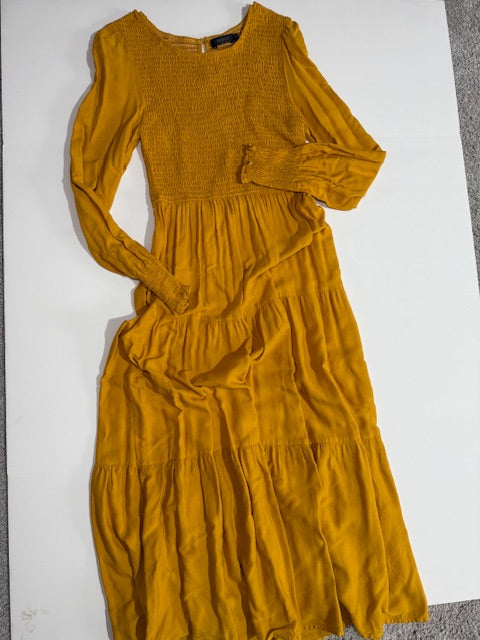 #96 Women's Long Sleeve Smocked Flowy Tiered Midi Dress Size S