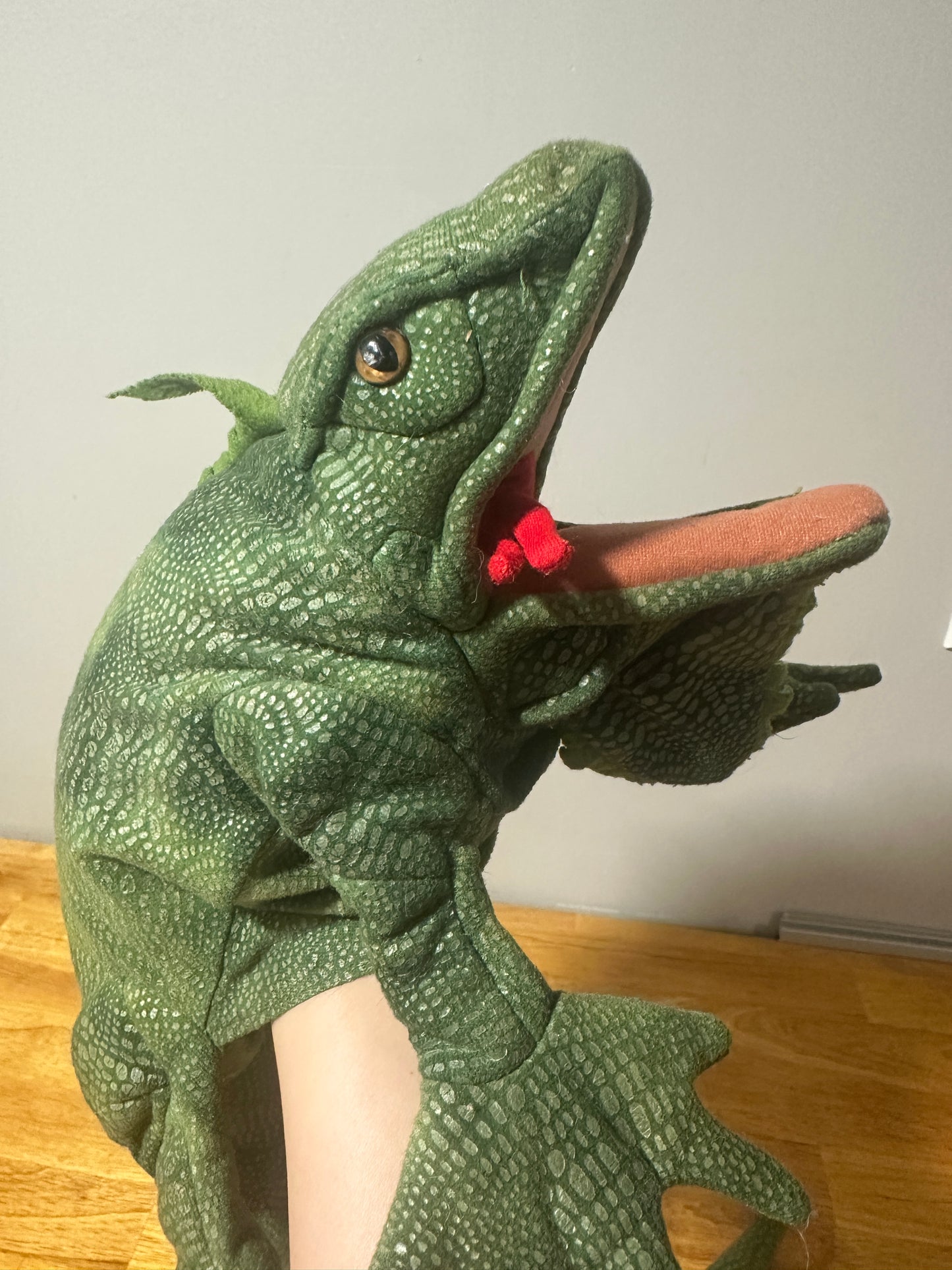 #186 Lizard Puppet