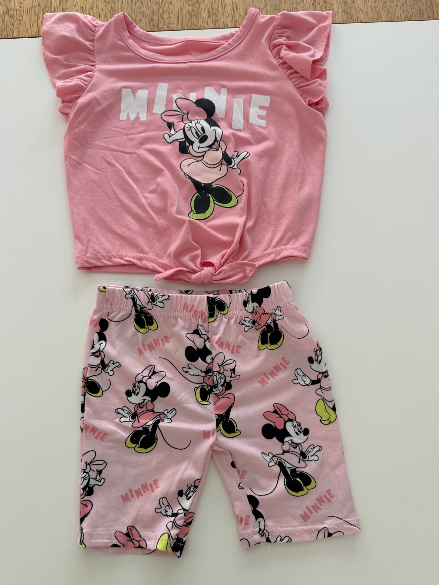#117, Girls 4T, Minnie Mouse playset, EUC