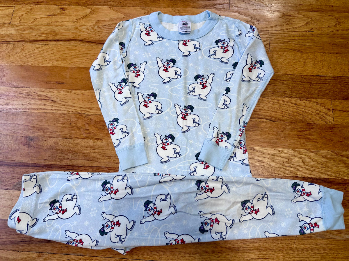 #104 Hanna Andersson size 110/5 Frosty the Snowman pjs small spot on belly see photo