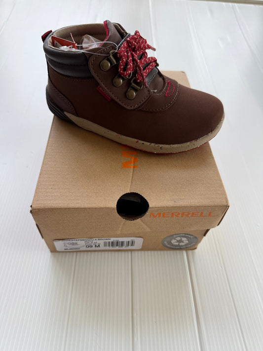 #167 Merrell Boys NIB 9T Boot