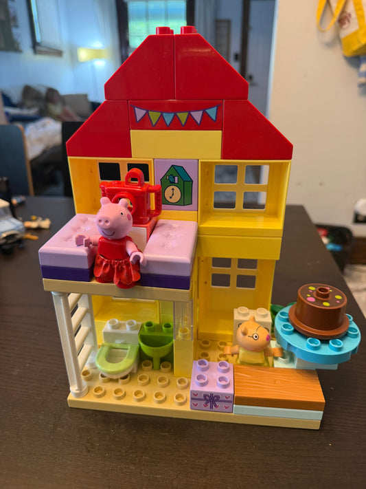 Seller #65 peppa pig Lego duplo  house *missing pieces*
