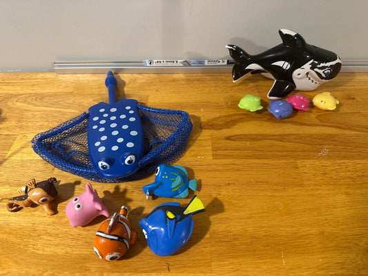 #186 Fish Bath Toys