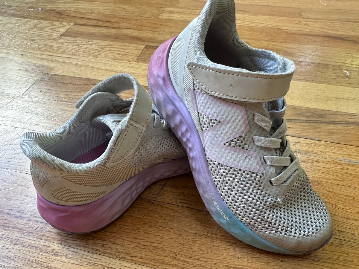 #104 New Balance girl shoe size 12