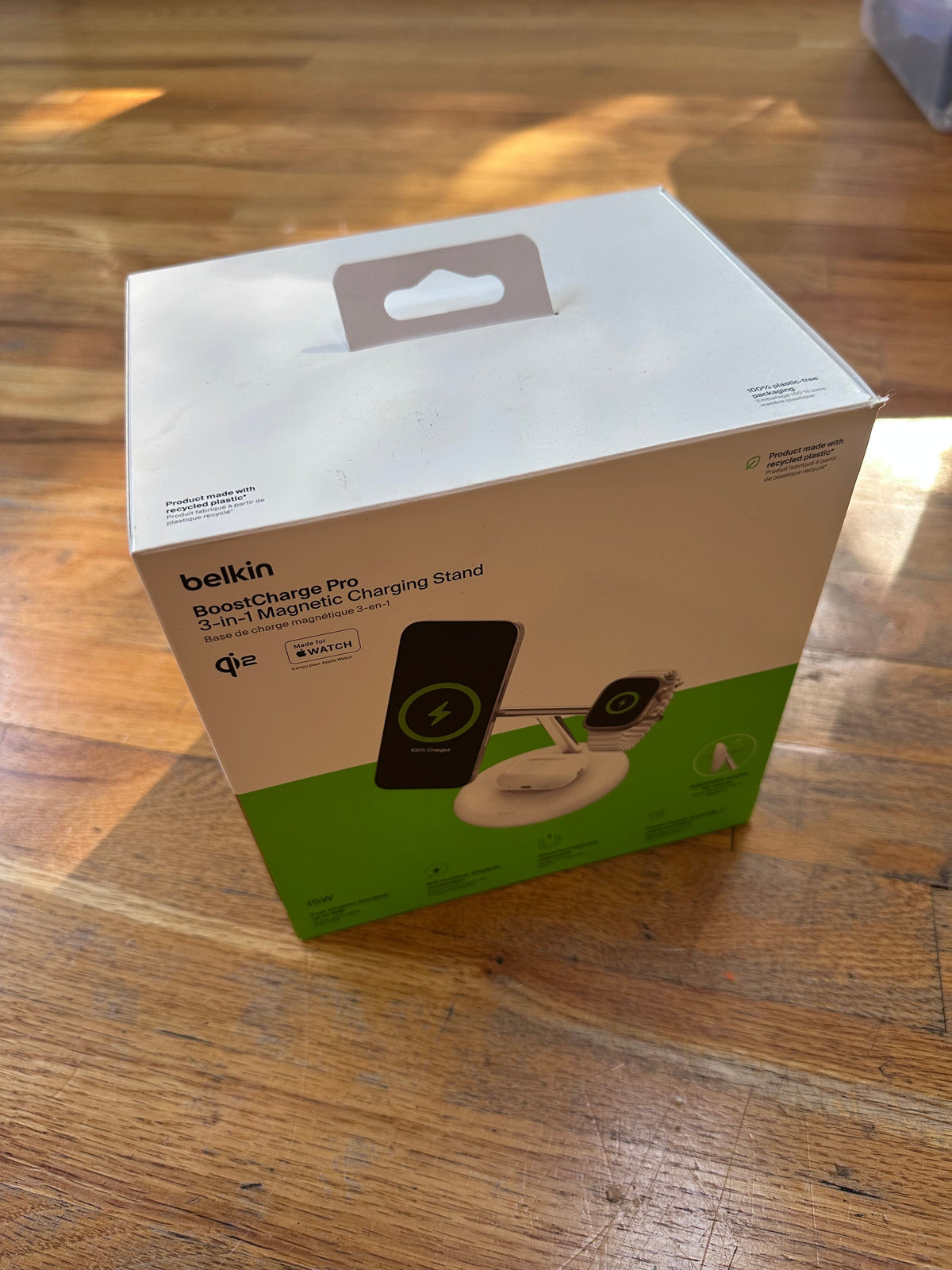 #104 NIB Belkin 3-in-1 Magnetic Charging Stand