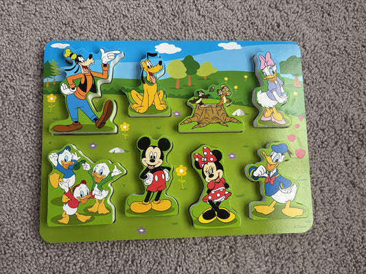 #138 -  - EUC Disney - Minnie/Mickey Wooden Puzzle - PU 45236