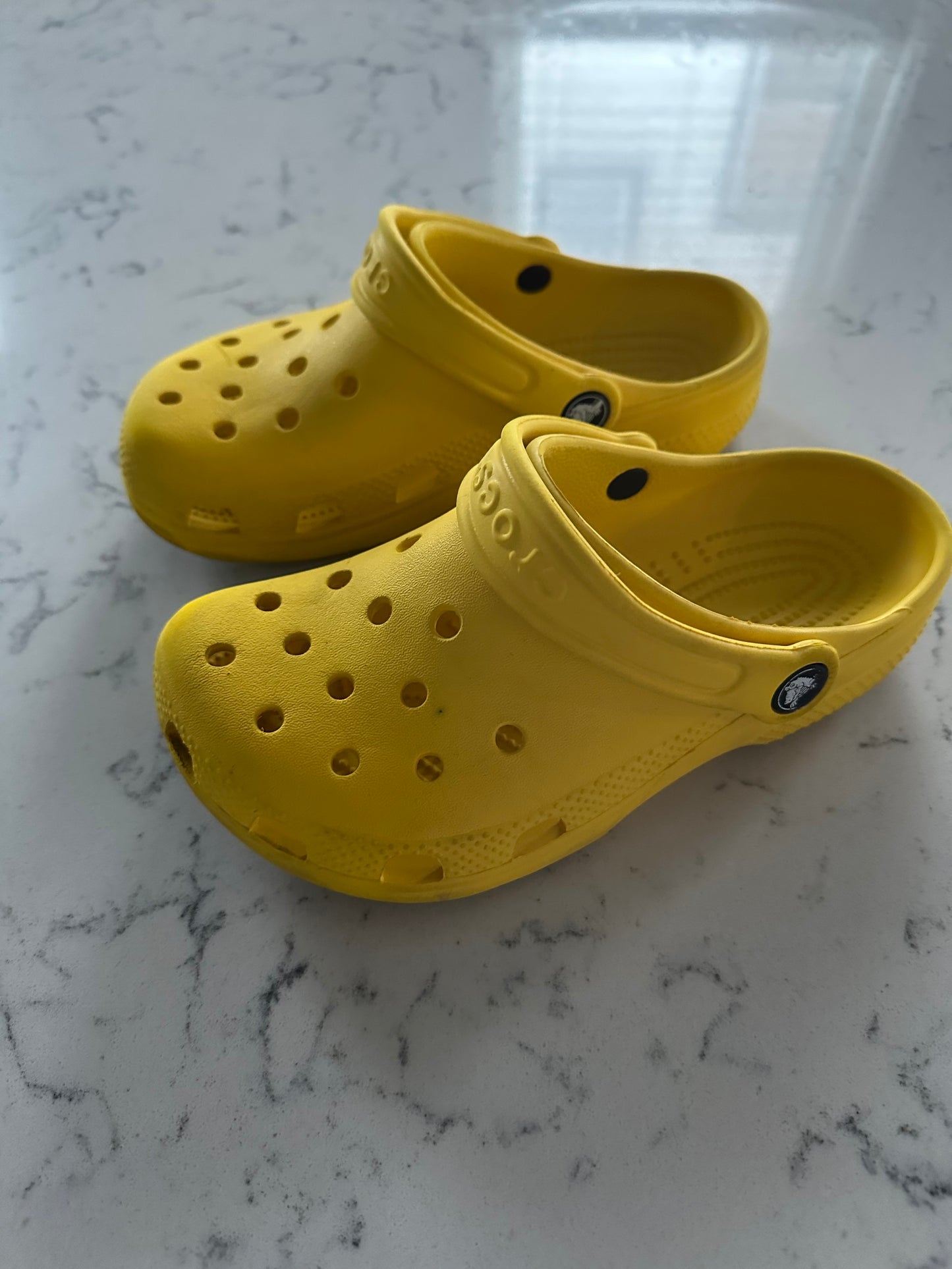 Seller 42, Crocs, Yellow, Boys 2, EUC