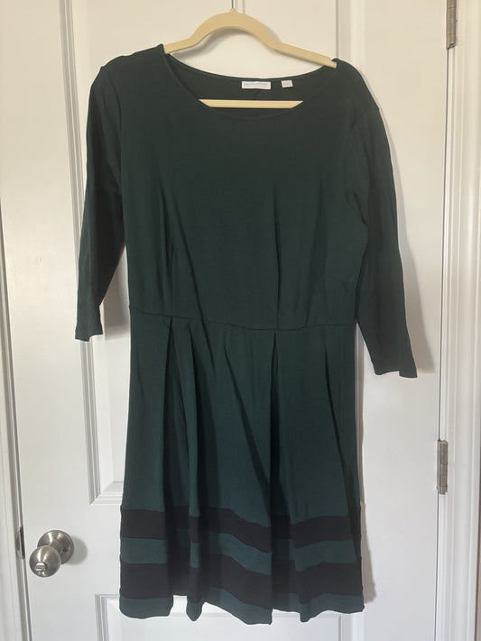 #138 - L - VGUC New York & Co - Green Skater Dress - PU 45236