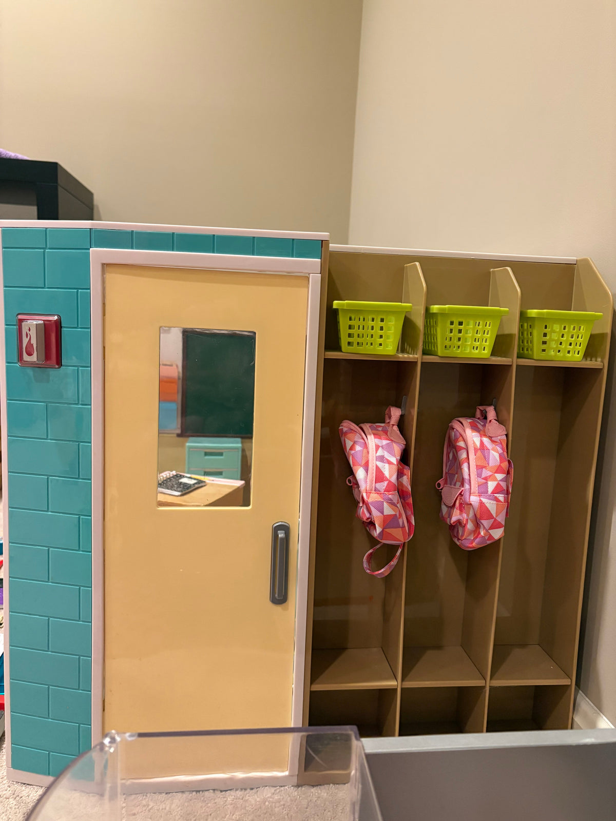 #125 *PPU ONLY Anderson* Our Generation School with additional accessories