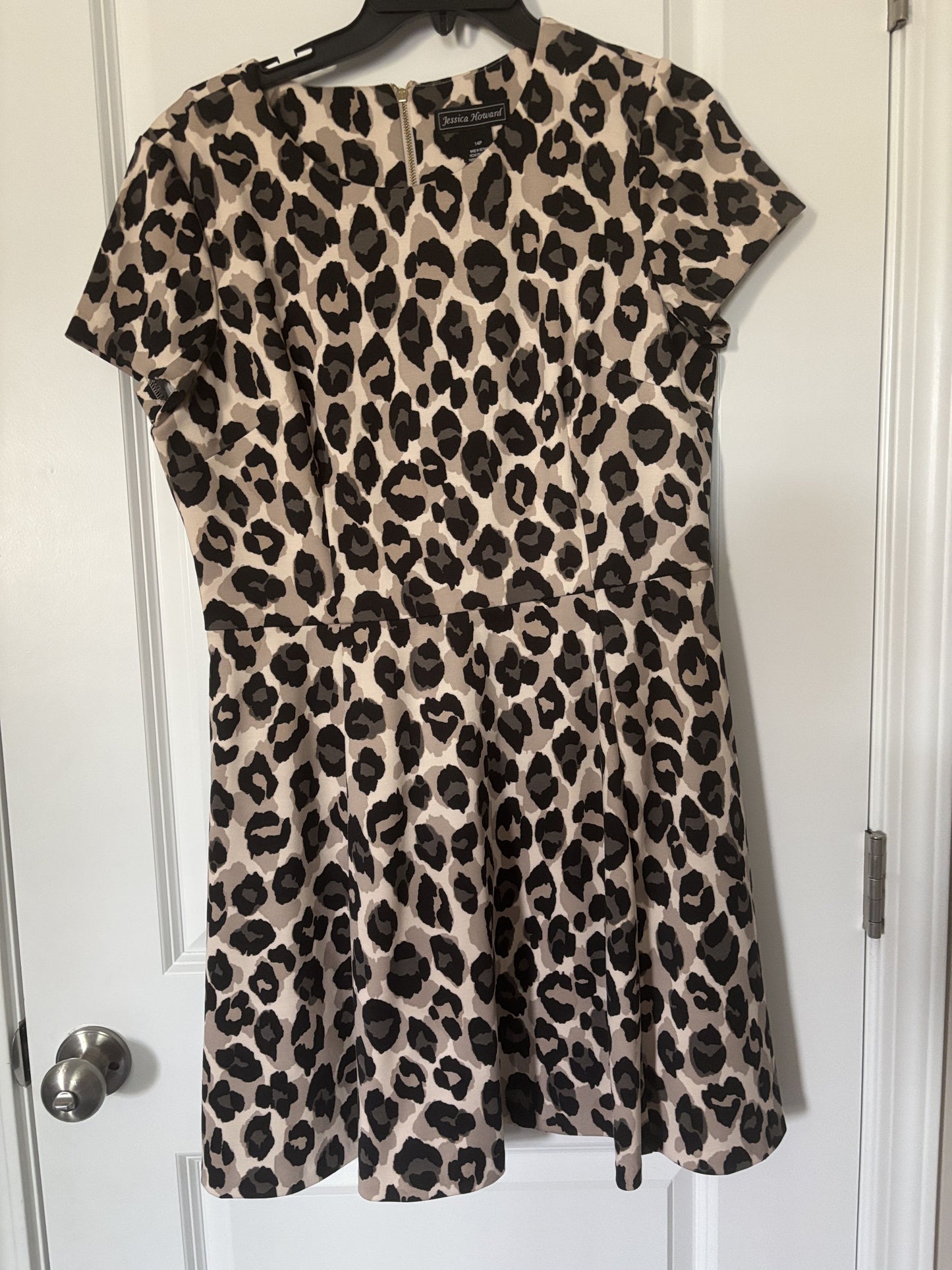 #138 - 14P - EUC Jessica Howard - Cheetah Dress - PU 45236