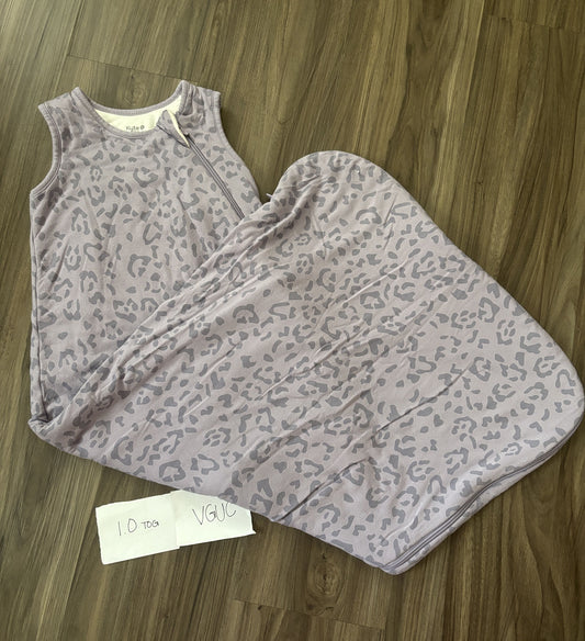#138 - 18-36 Mo - VGUC Kyte Baby - Purple Leopard 1.0 Tog Sleepsack - PU 45236