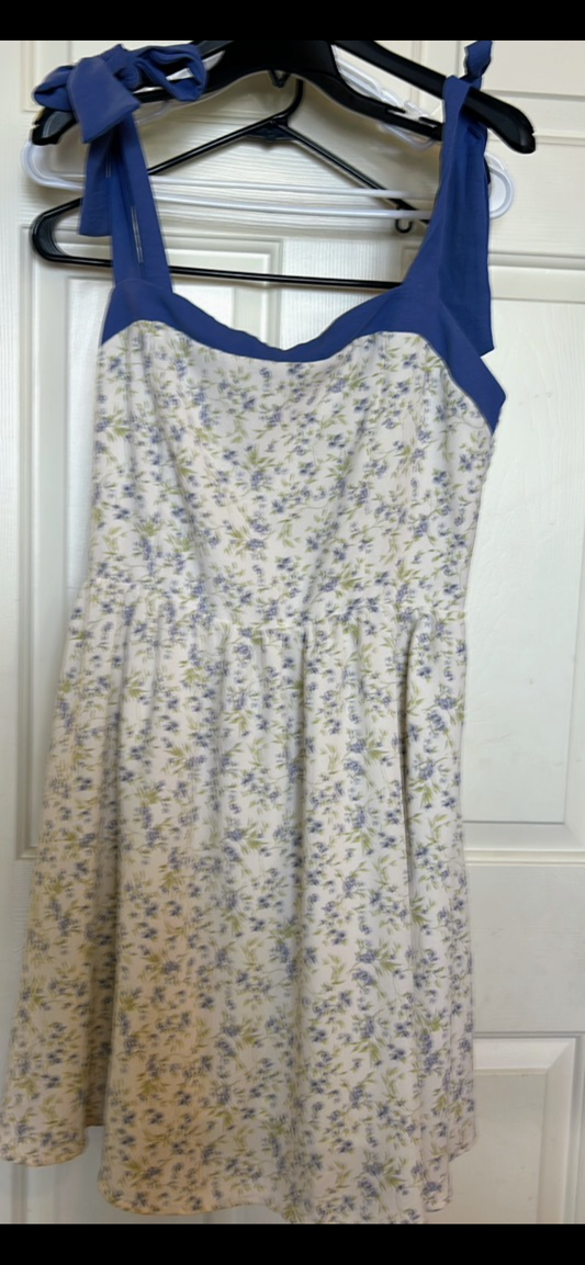 #34 Women's dress L like new