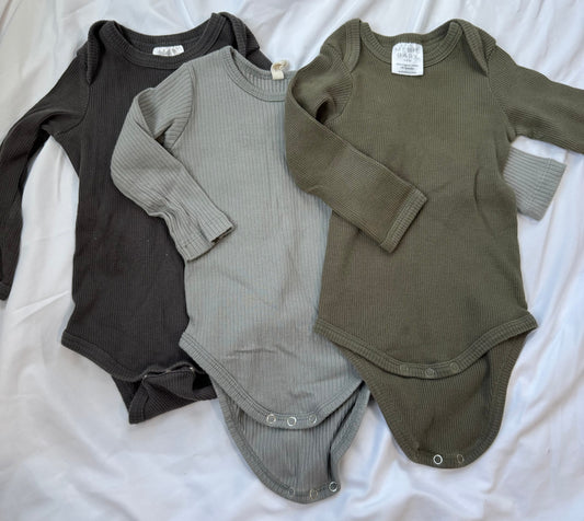 #113 Gender Neutral 3-6 month boutique brand long sleeve bundle *reduced*