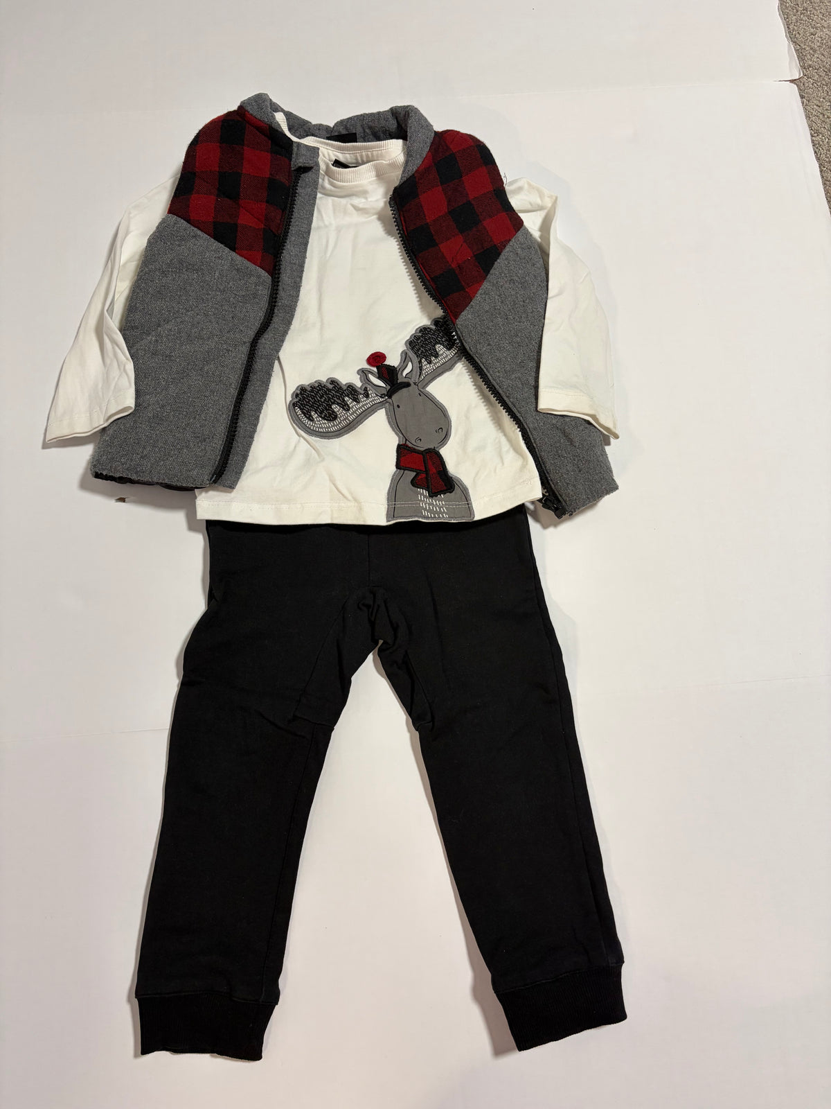 #27 Boys 2T plaid moose 3-piece outfit