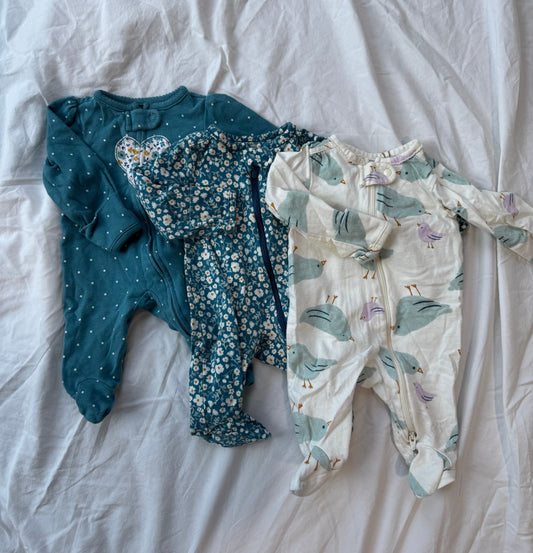 #113 Carter’s girls Newborn sleeper bundle *reduced*